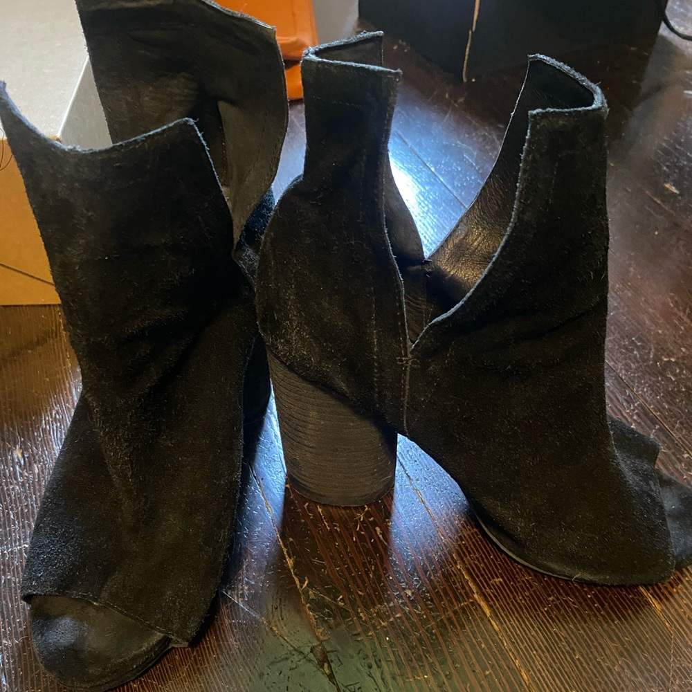 Jeffrey Campbell oath split shaft chunky heel boot